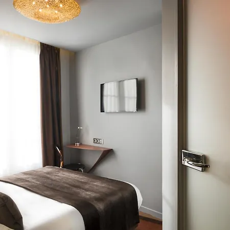 Le Bon Отель Нёйи-сюр-Сен