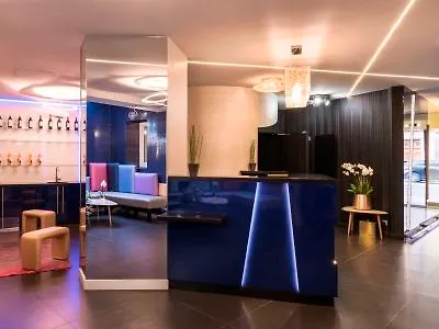 Отель Le Bon Нёйи-сюр-Сен