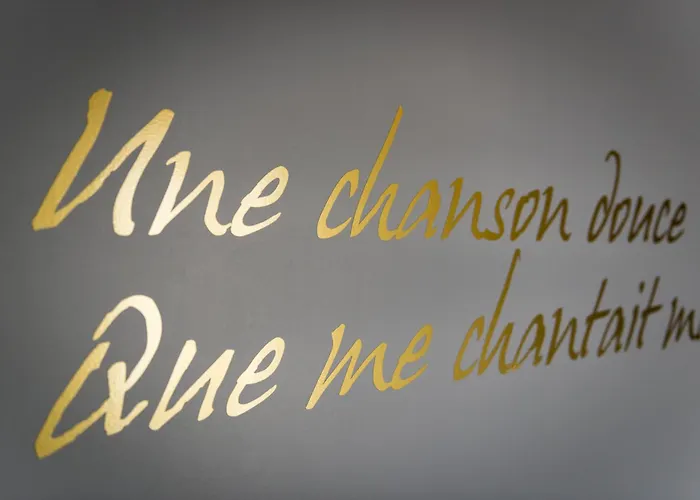 Hotel Le Bon Neuilly-sur-Seine